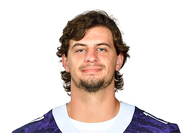 Grayson Muehlstein headshot