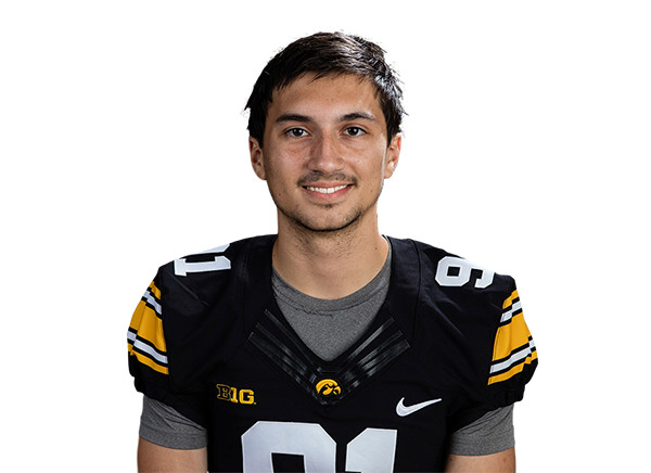 Miguel Recinos headshot