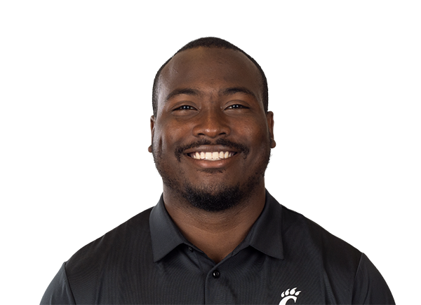 Michael Warren II headshot