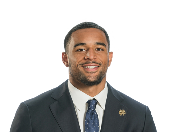 Avery Davis headshot