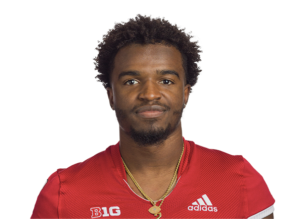Avery Young headshot