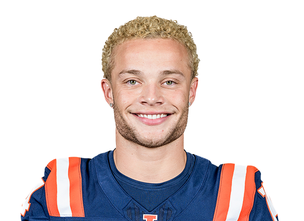 Casey Washington headshot