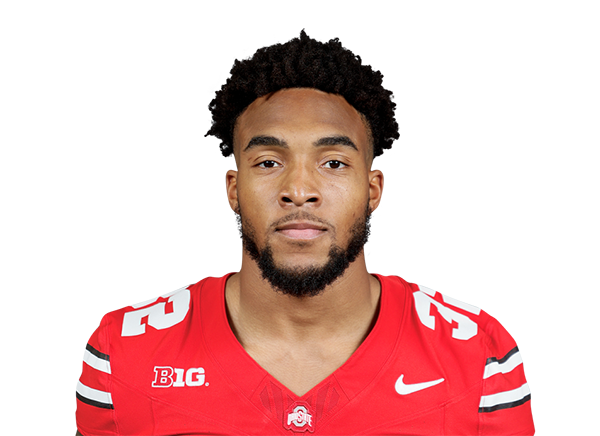 TreVeyon Henderson headshot
