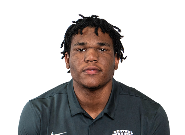 Barylre Davenport headshot
