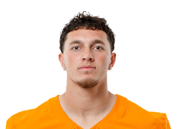 Joey Aguilar headshot