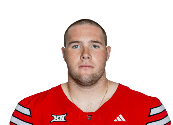 Elias Gillen headshot