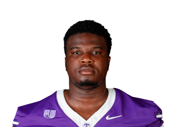 Leslie Adindu headshot