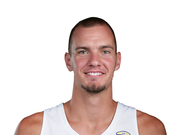 Luke Knapke headshot
