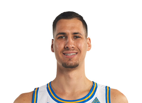 Alex Olesinski headshot