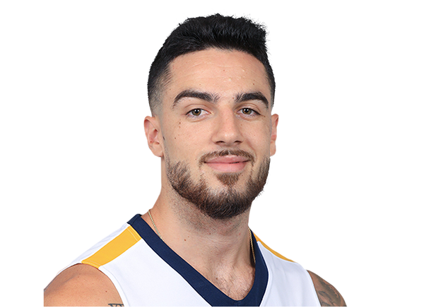 Francis Alonso headshot