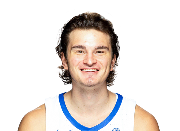 Riley Welch headshot