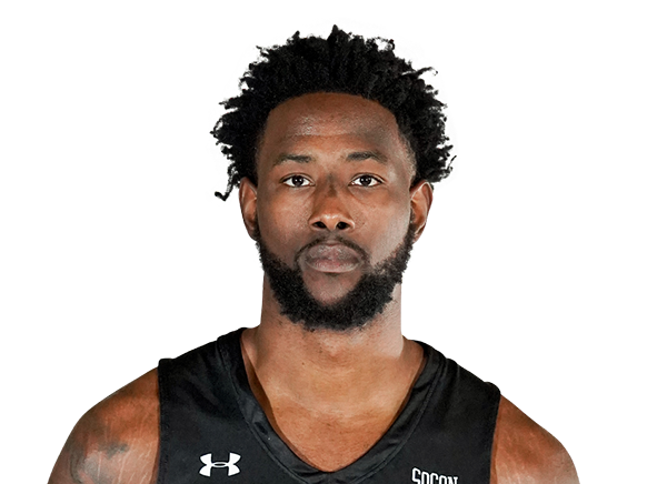 Amanze Ngumezi headshot