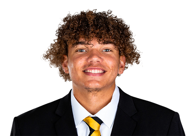 Noah Carter headshot