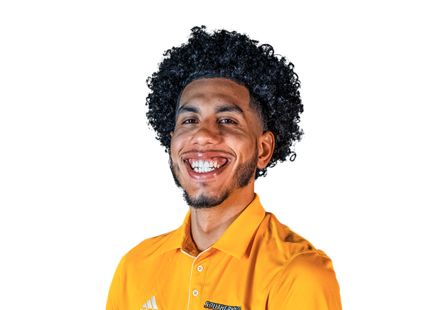 Andre Curbelo headshot