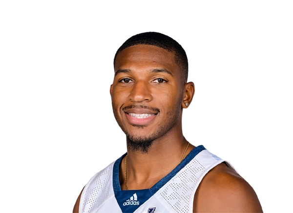 Travis Evee headshot