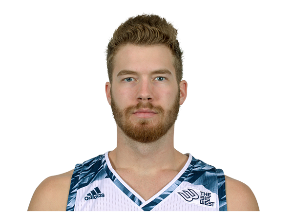 Hunter Ruck headshot