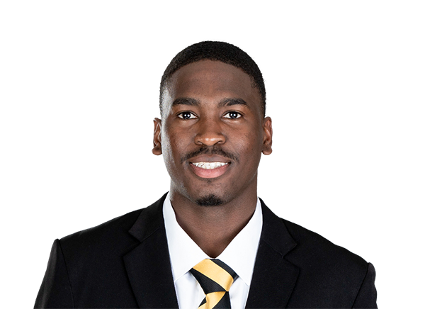 D'Moi Hodge headshot
