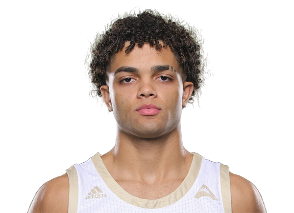 Omar Figueroa headshot