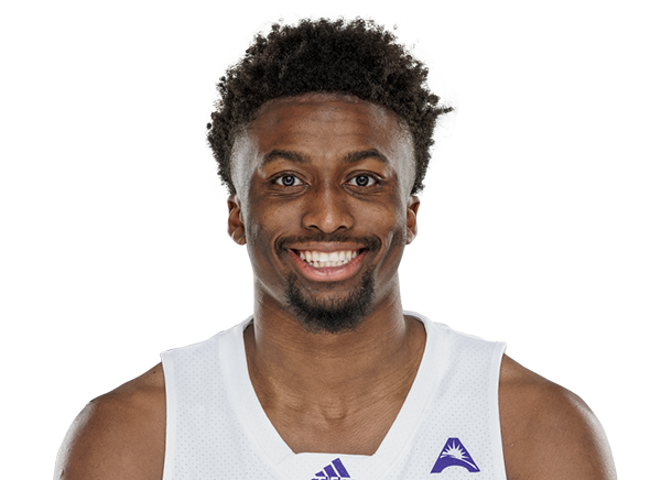Taye Fields headshot