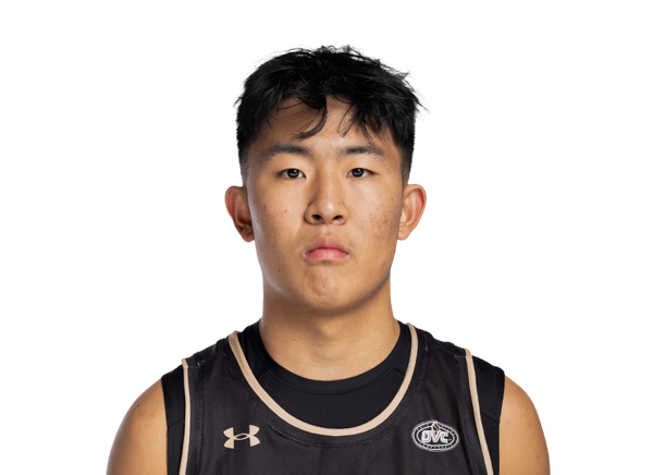 Daniel Kwon headshot