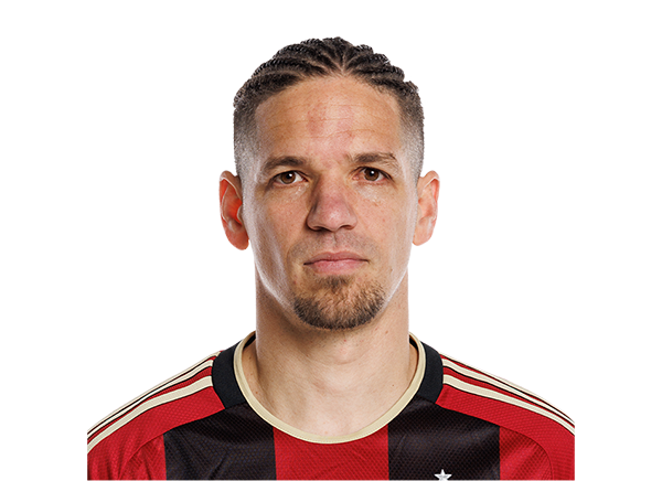 Osvaldo Alonso headshot