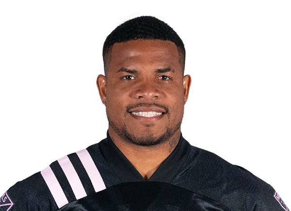 Román Torres headshot