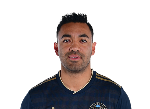 Marco Fabián headshot