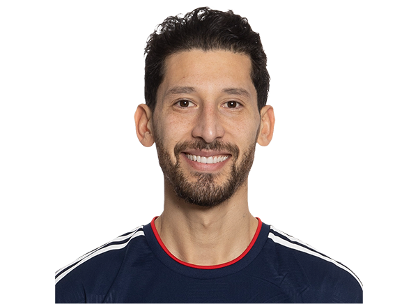 Omar González headshot