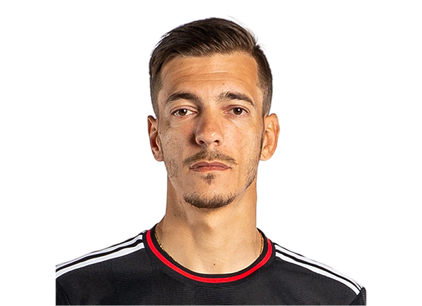 Pedro Santos headshot