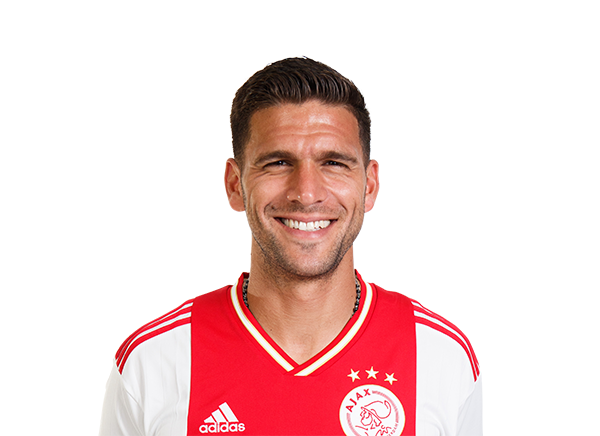 Lisandro Magallán headshot
