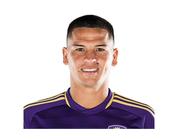 César Araujo headshot