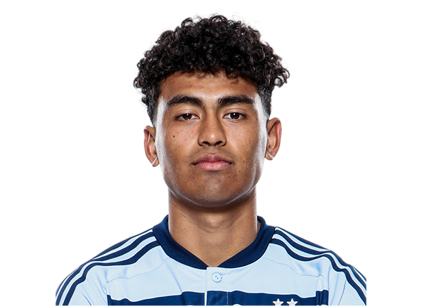 Luis Flores headshot