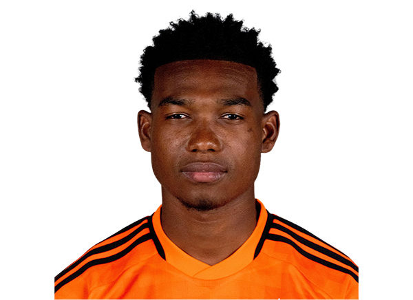 Nelson Quiñones headshot